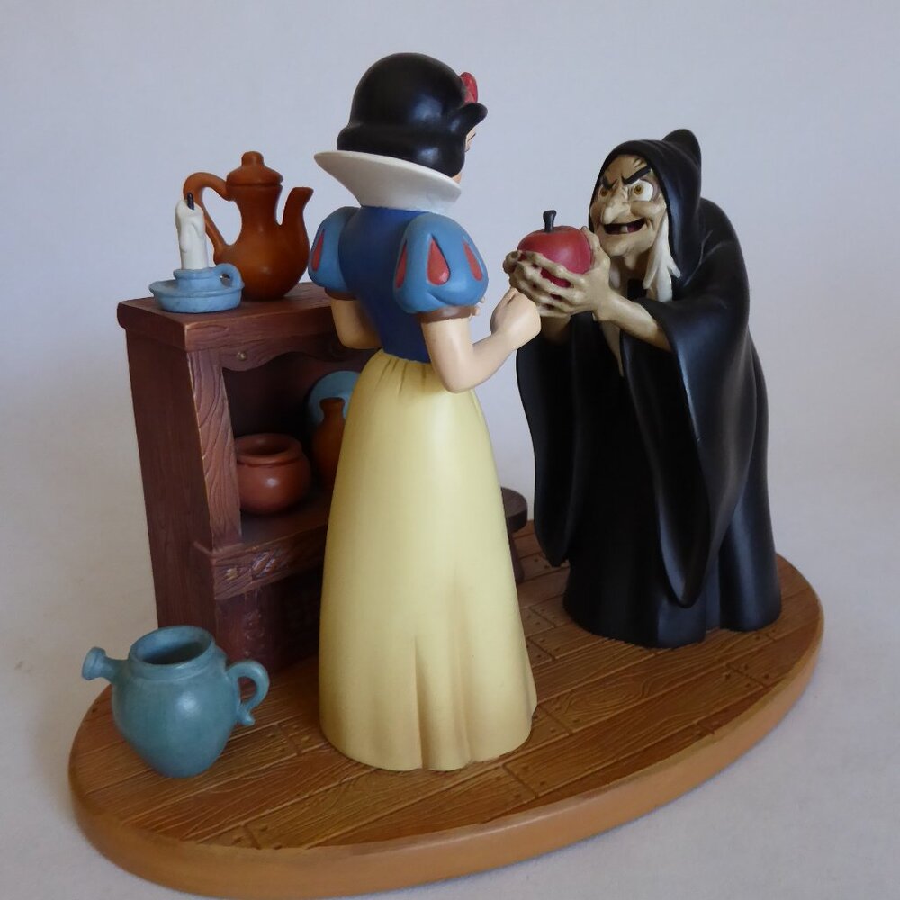 NEW 1999 LE #747/2500 WALT DISNEY GALLERY SNOW WHITE WITCH HAG POISON APPLE - Picture 7 of 16